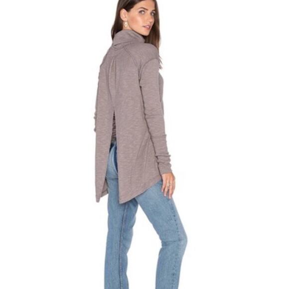 Free People turtleneck size XS taupe split back cowl neck casual oversized - Picture 3 of 9